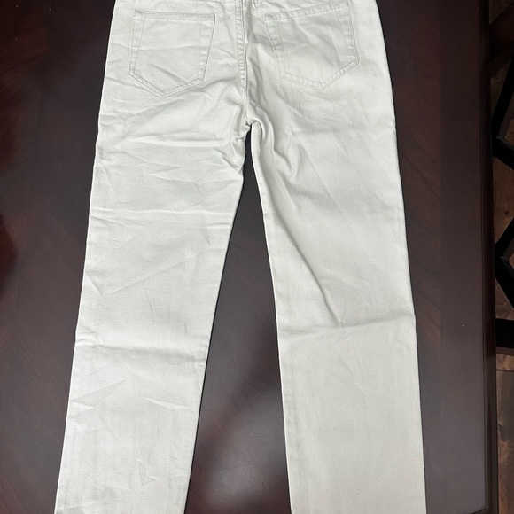 Like new Vineyard Vines khaki pants, size 7 in boys. - Picture 2 of 3
